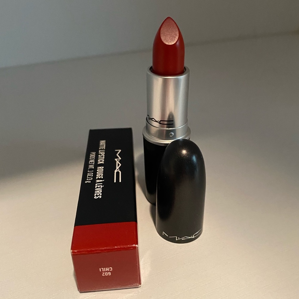 NIB MAC Cosmetics Chili Lipstick